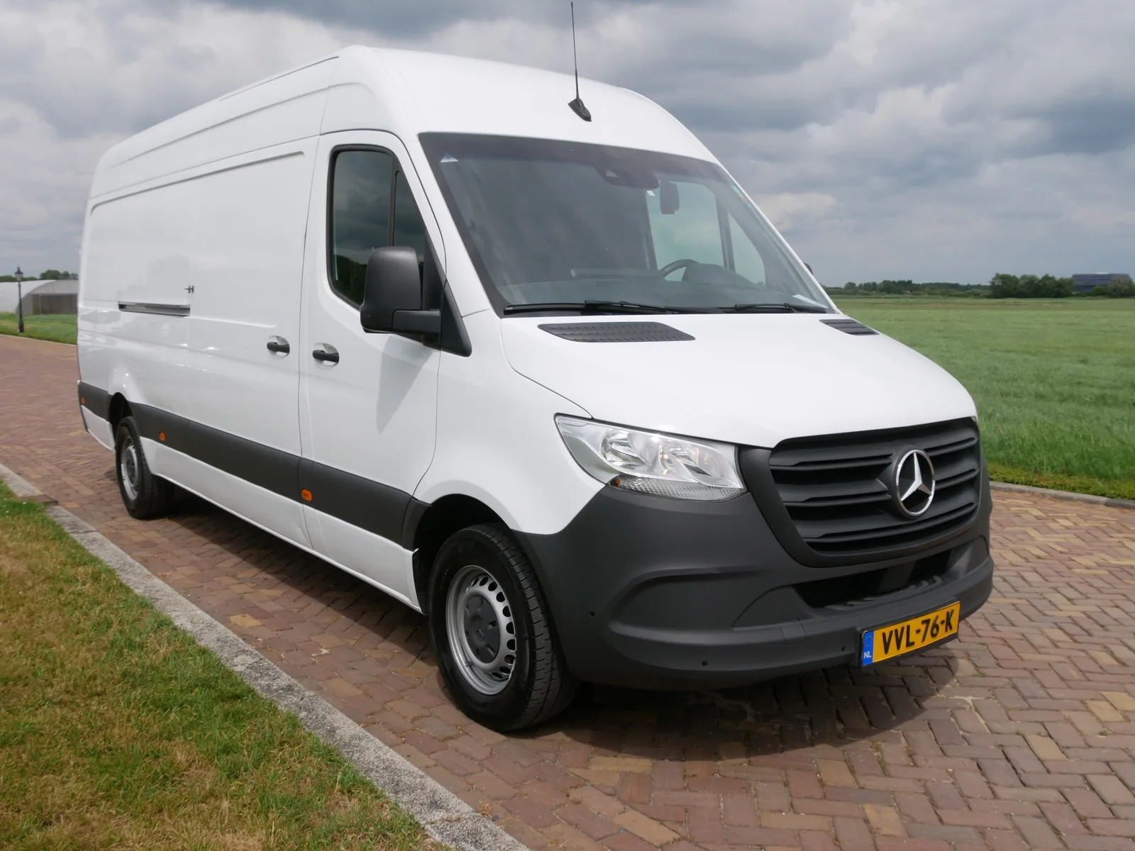 Mercedes-Benz Sprinter (2023) — foto 1
