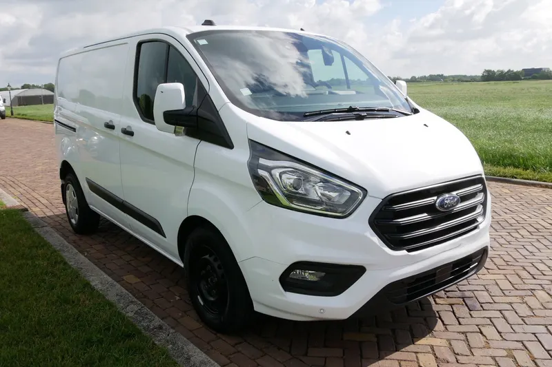 Ford Transit Custom (2023)
