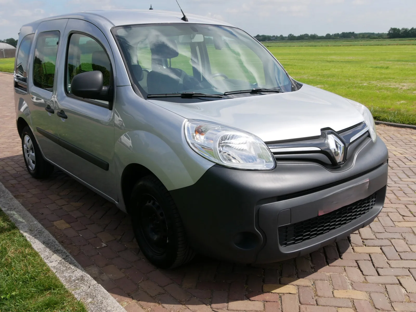 Renault Kangoo (2020) — foto 1