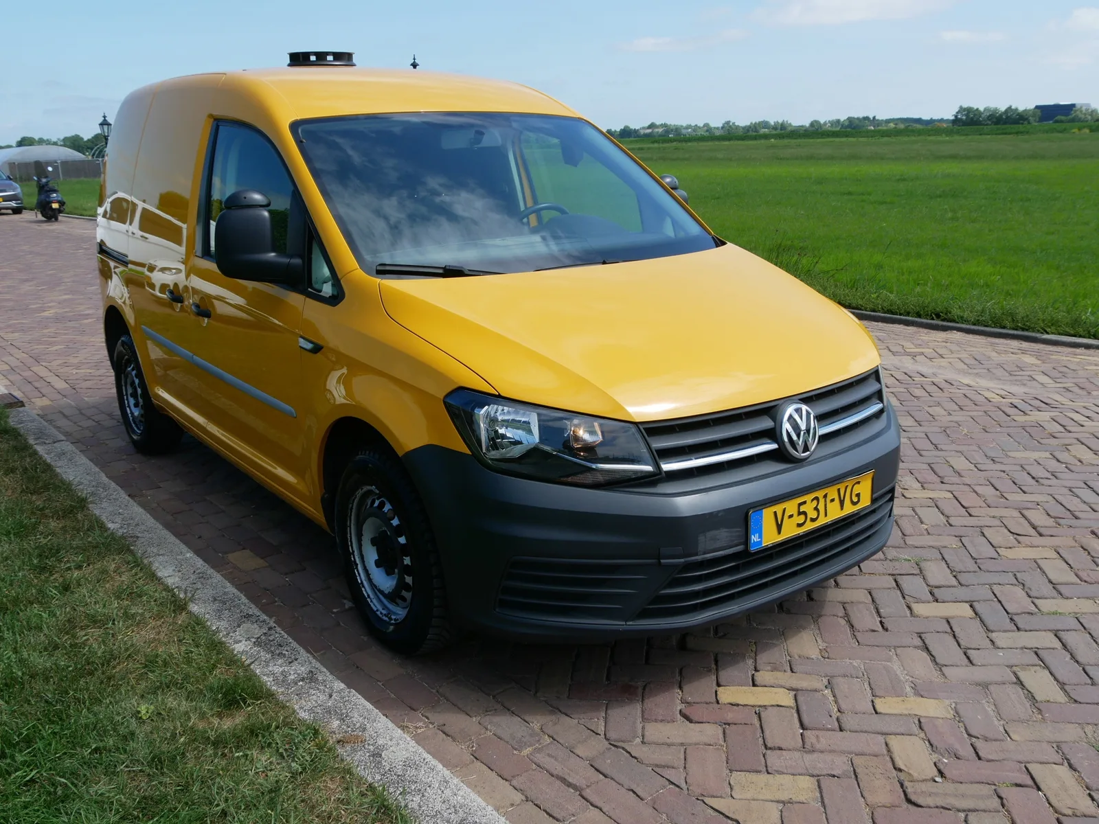 Volkswagen Caddy (2019) — foto 1