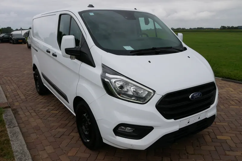 Ford Transit Custom (2023)