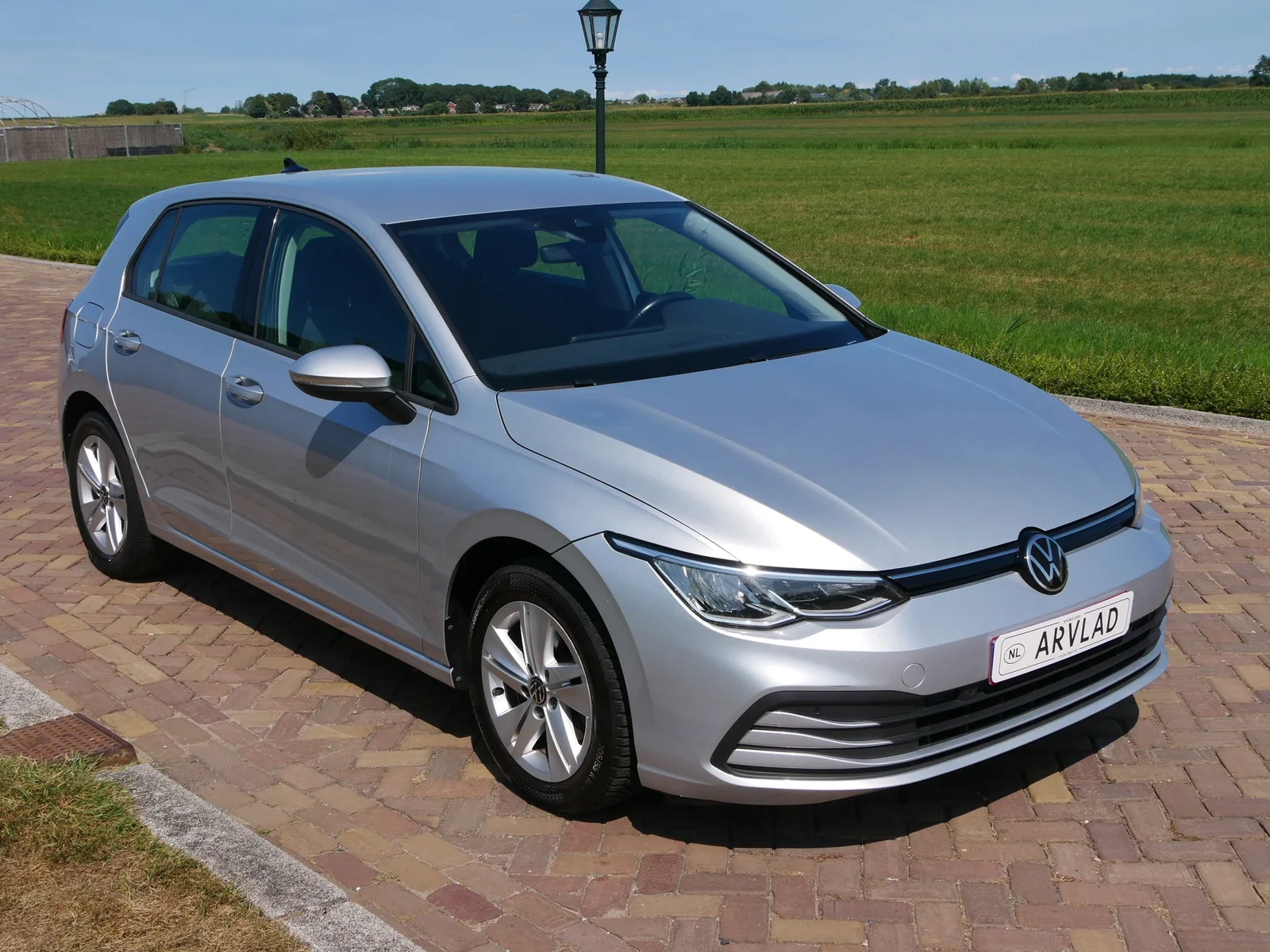 Volkswagen Golf (2022) — foto 1