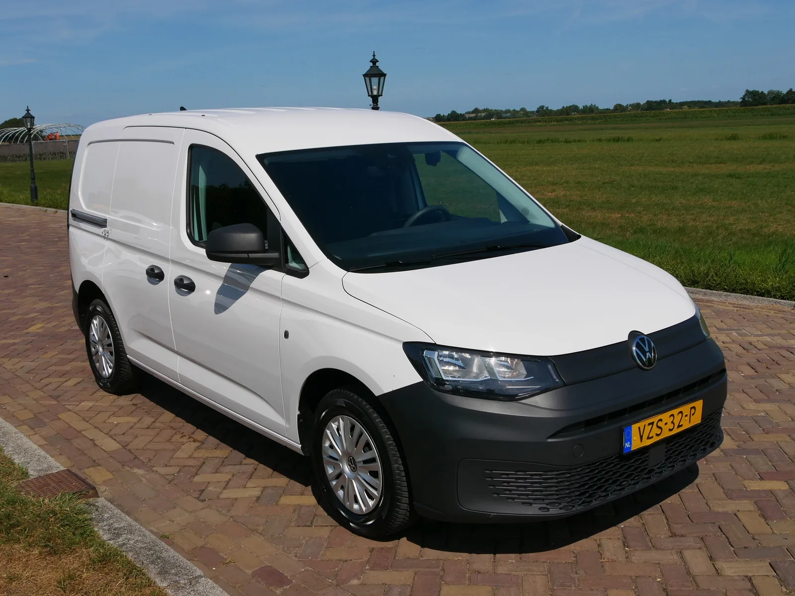 Volkswagen Caddy (2024) — foto 1