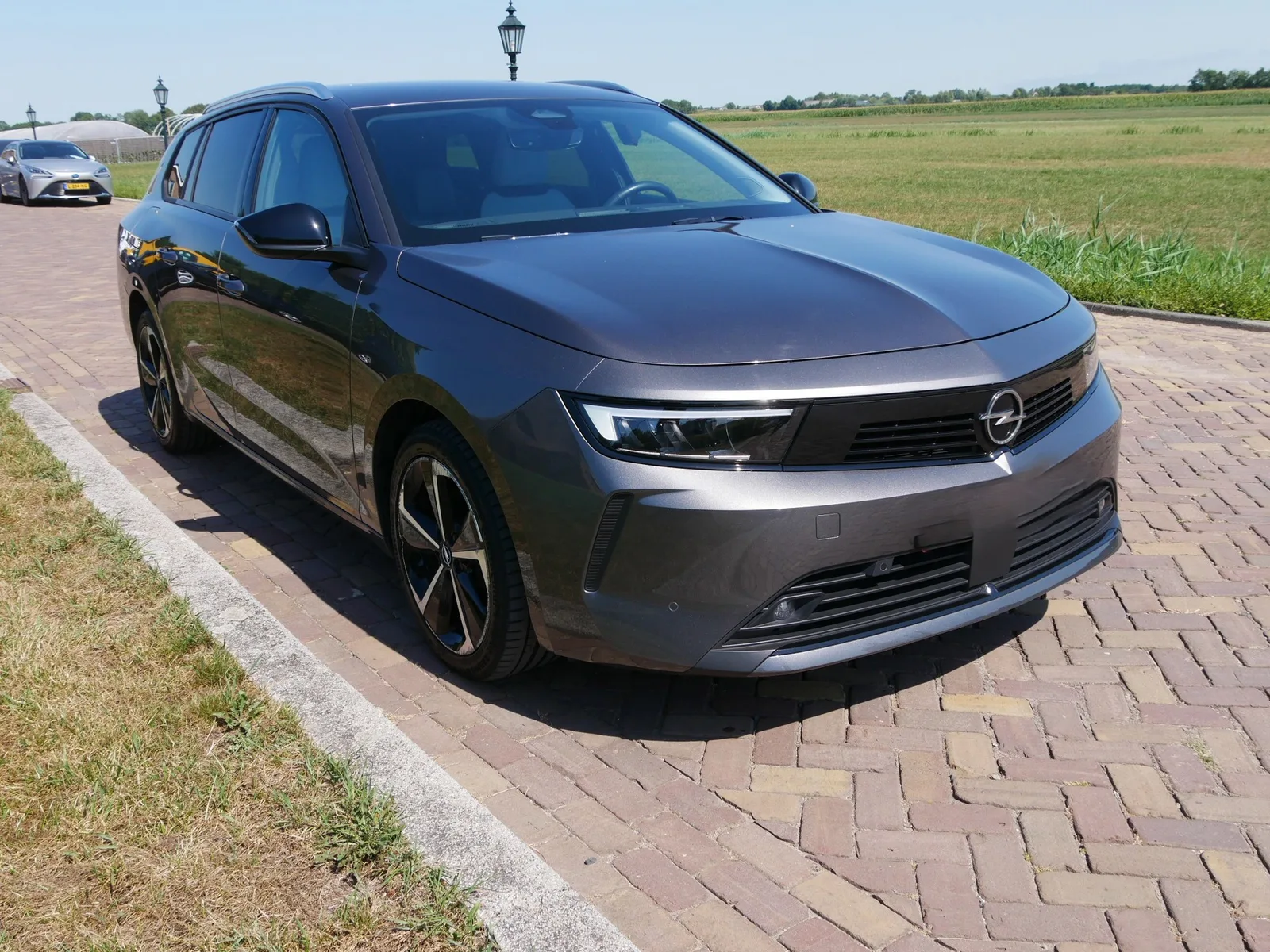 Opel Astra (2023) — foto 1