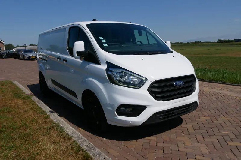 Ford Transit Custom (2023)