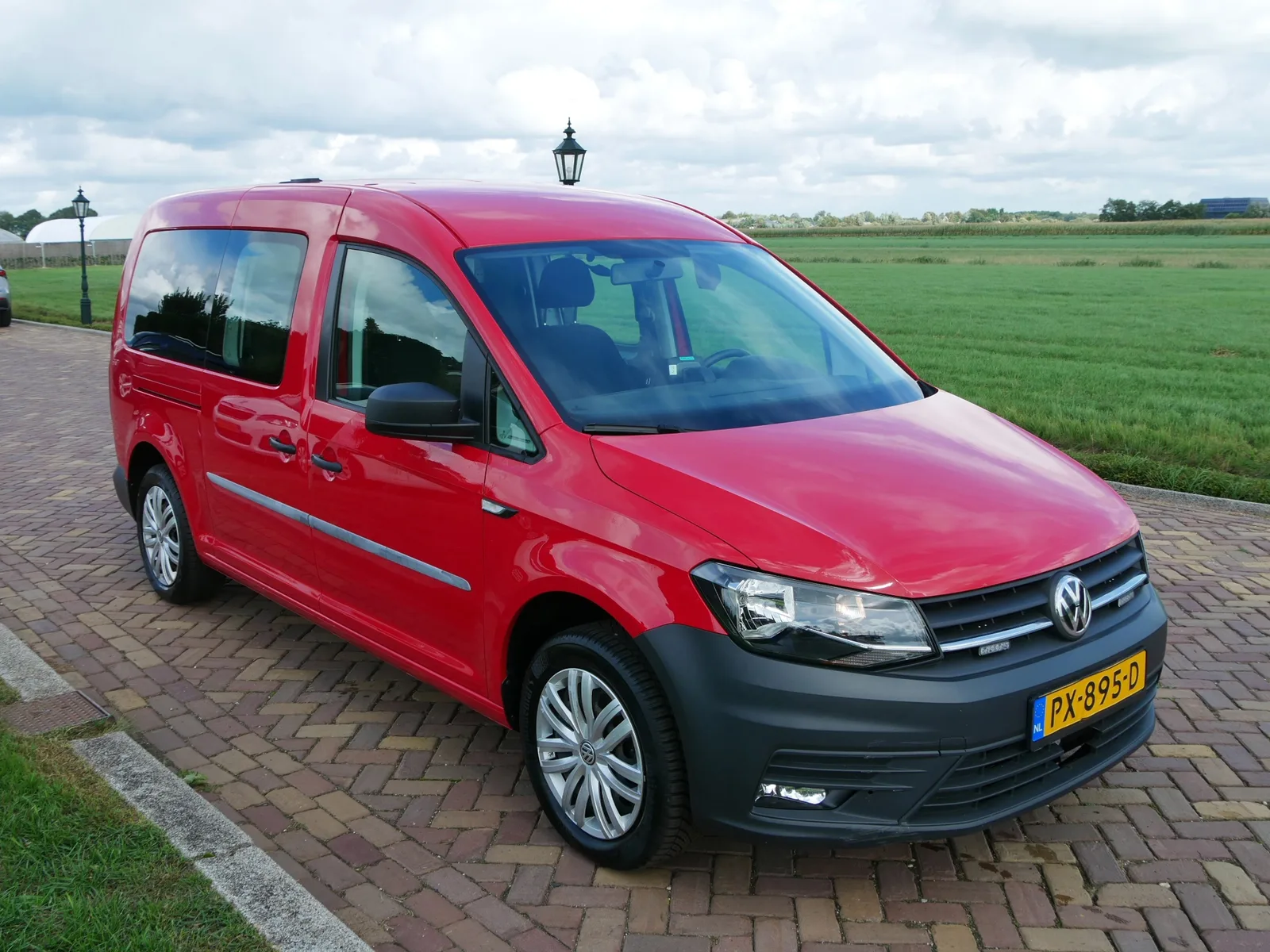 Volkswagen Caddy (2017) — foto 1