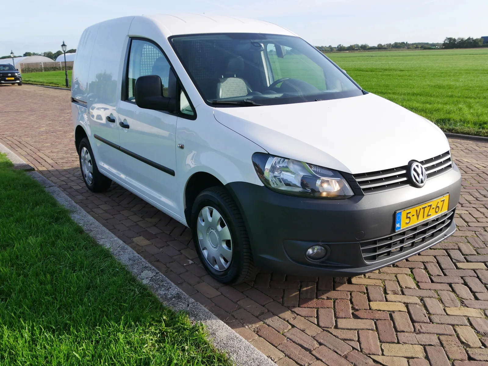 Volkswagen Caddy (2012) — foto 1
