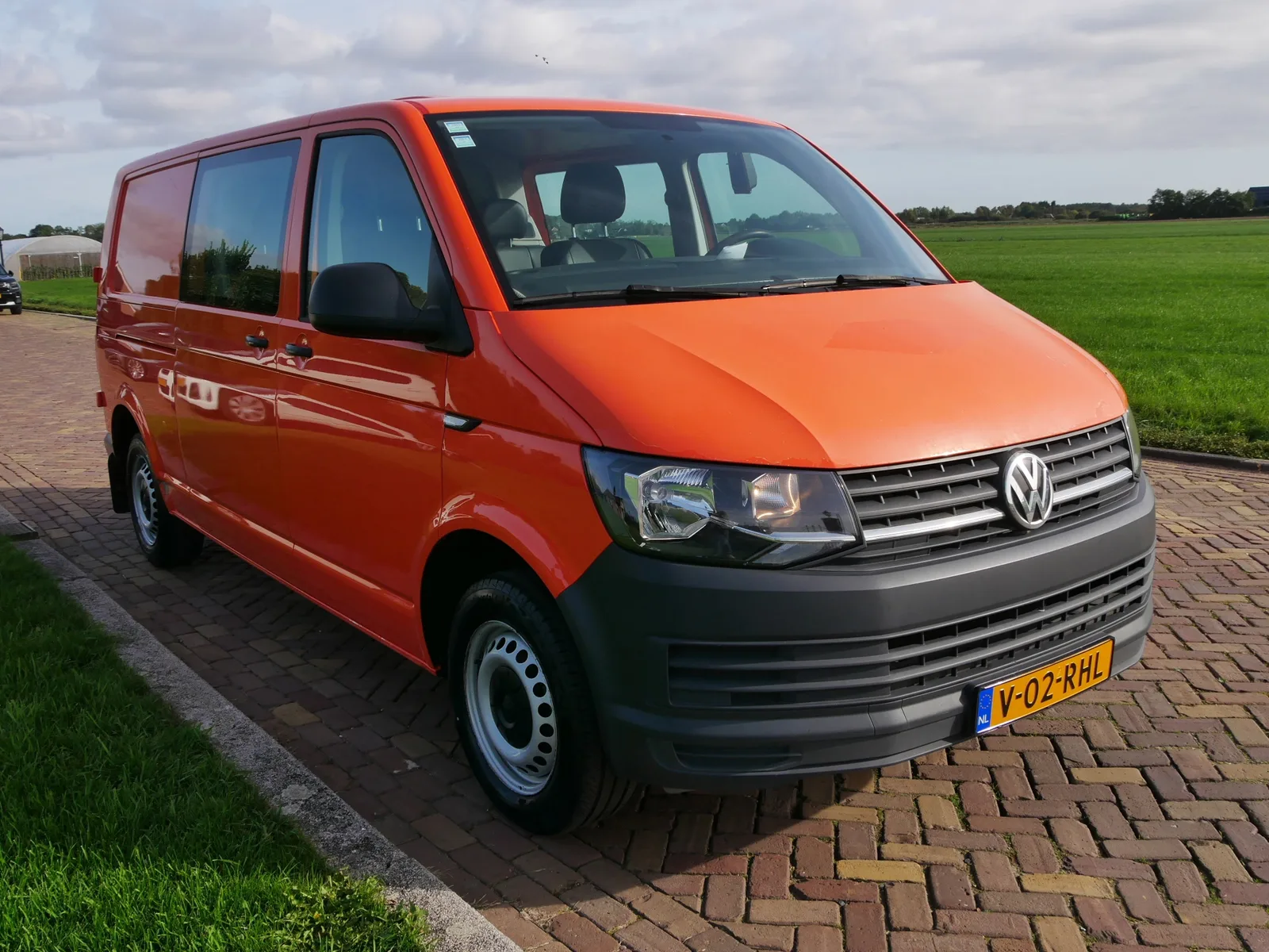 Volkswagen Transporter (2019) — foto 1