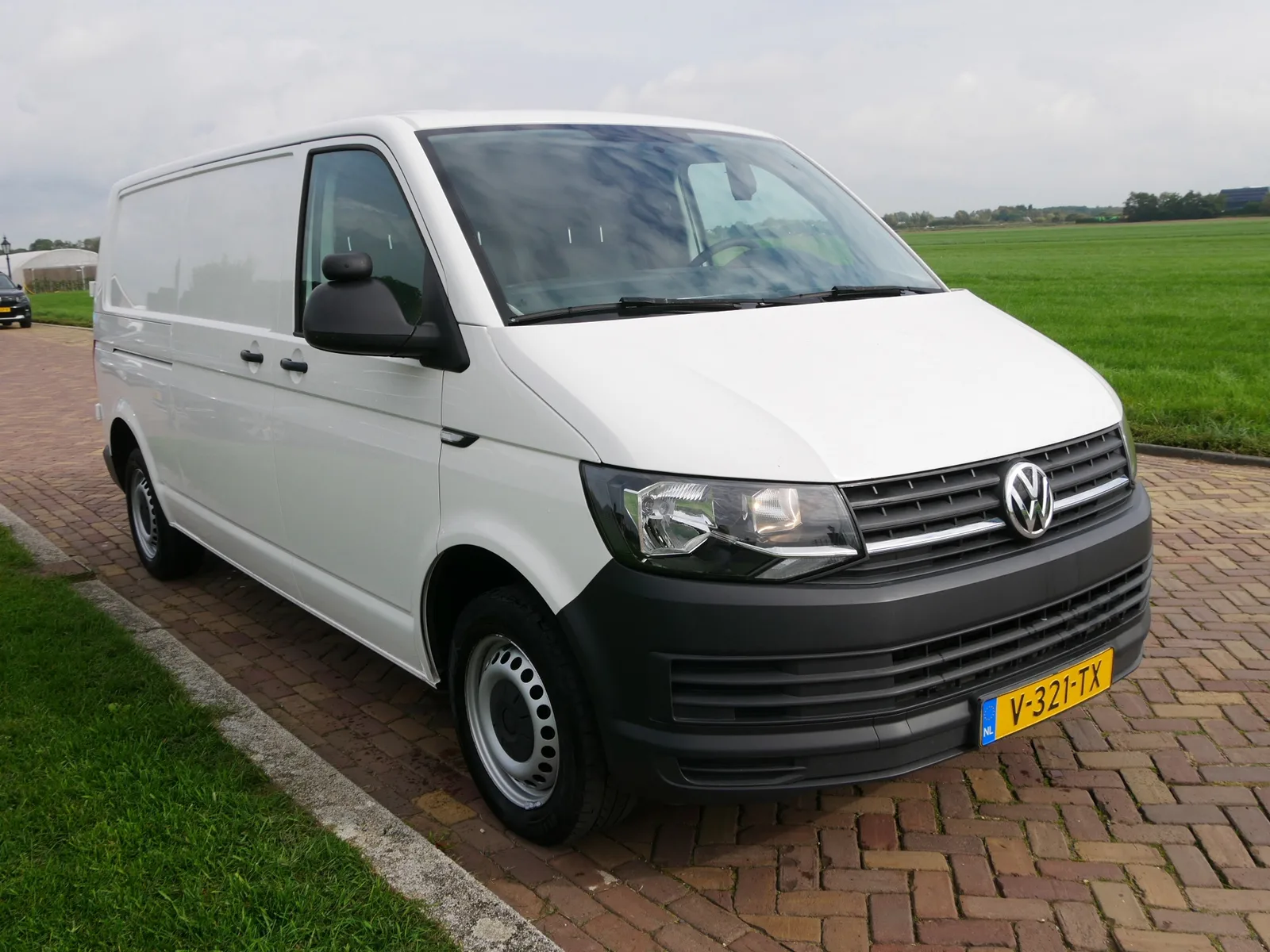Volkswagen Transporter (2018) — foto 1