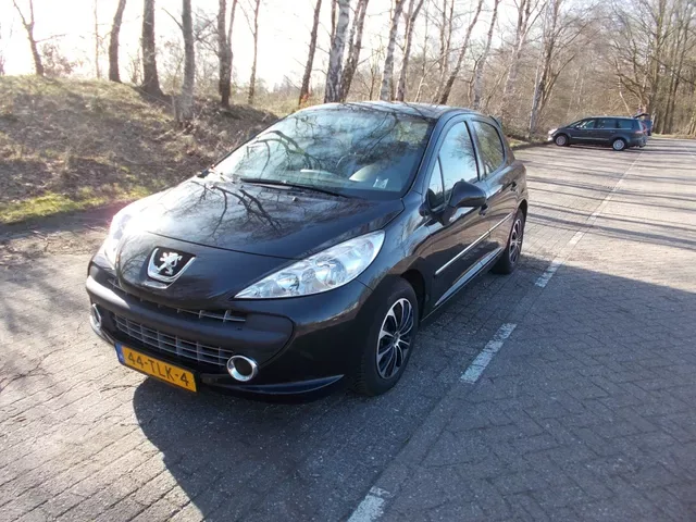 Peugeot 207 (2012) — foto 1