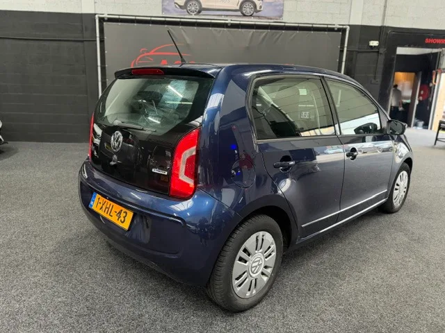 Volkswagen Up! (2014) — foto 1