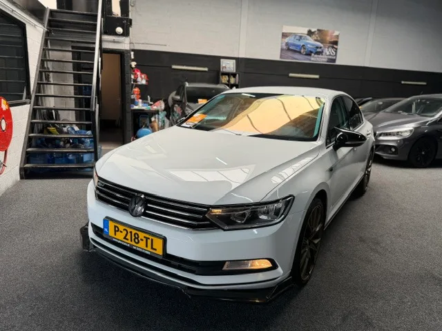Volkswagen Passat (2018) — foto 1
