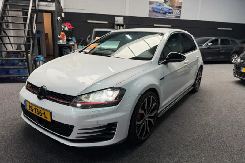 Volkswagen Golf (2014)