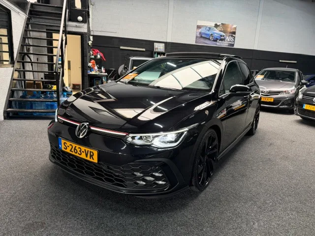 Volkswagen Golf (2020) — foto 1