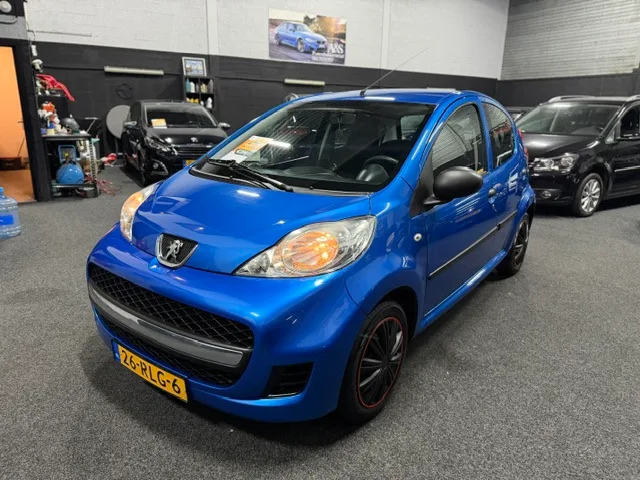 Peugeot 107 (2011) — foto 1