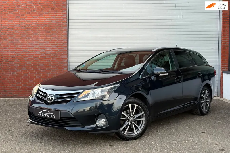 Toyota Avensis (2012)