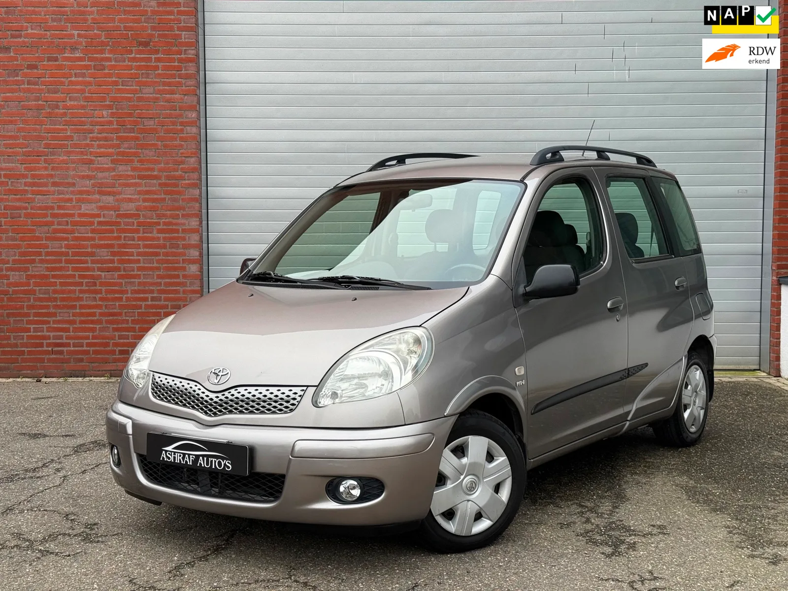 Toyota Yaris Verso (2004) — foto 1