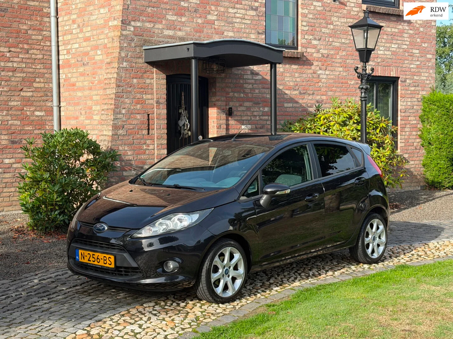 Ford Fiesta (2011) — foto 1