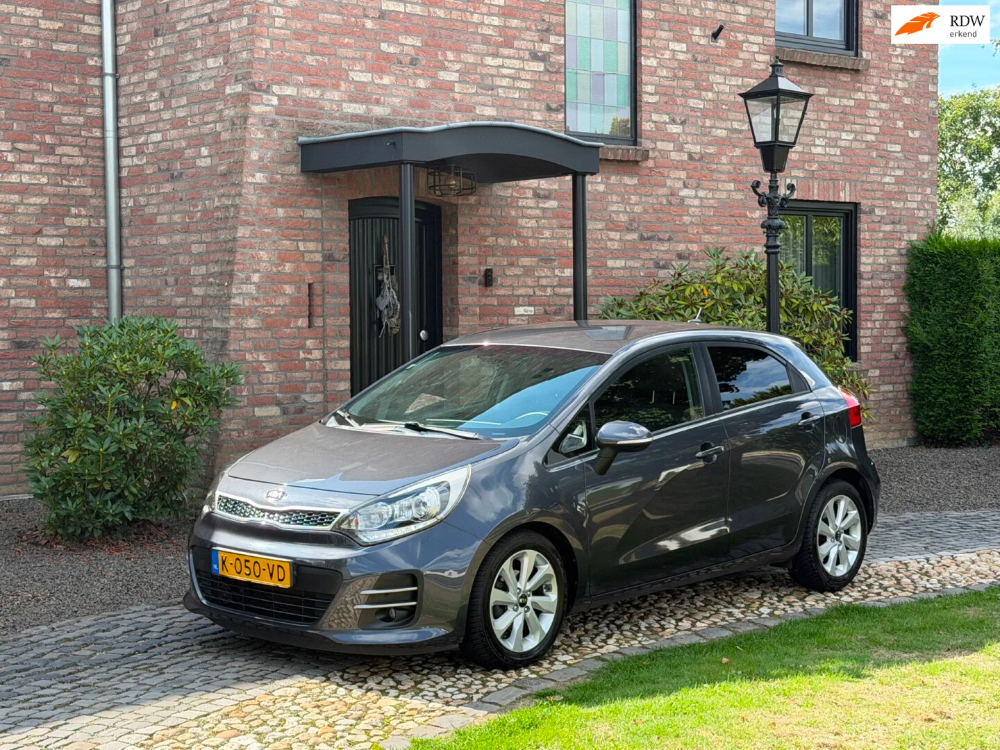 Kia Rio (2017) — foto 1