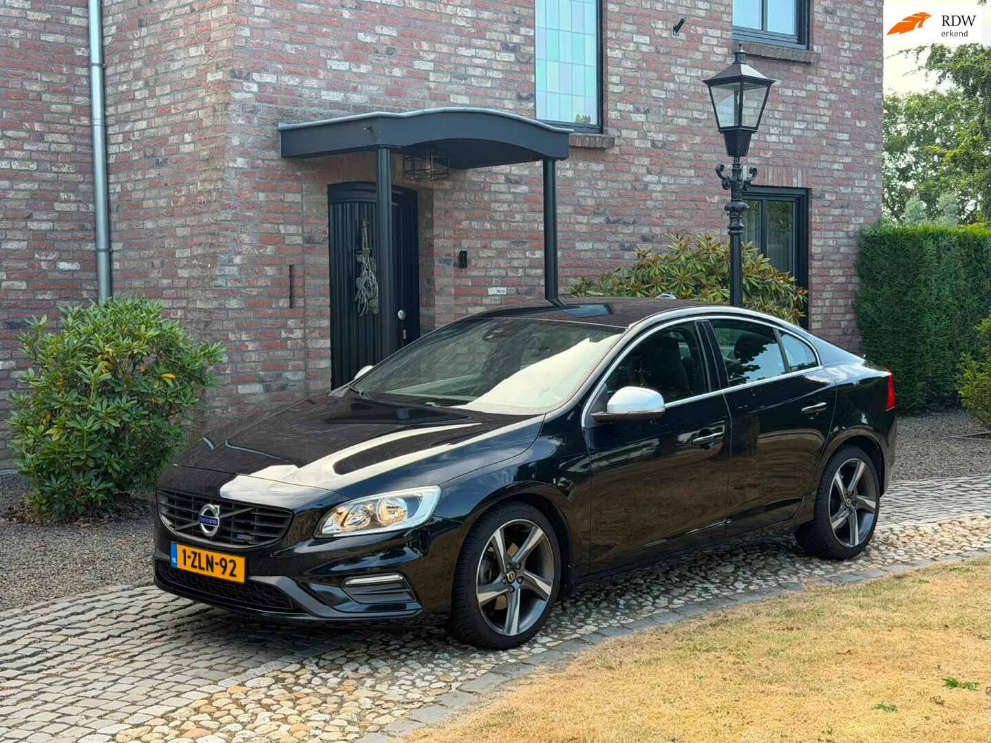 Volvo S60 (2015) — foto 1