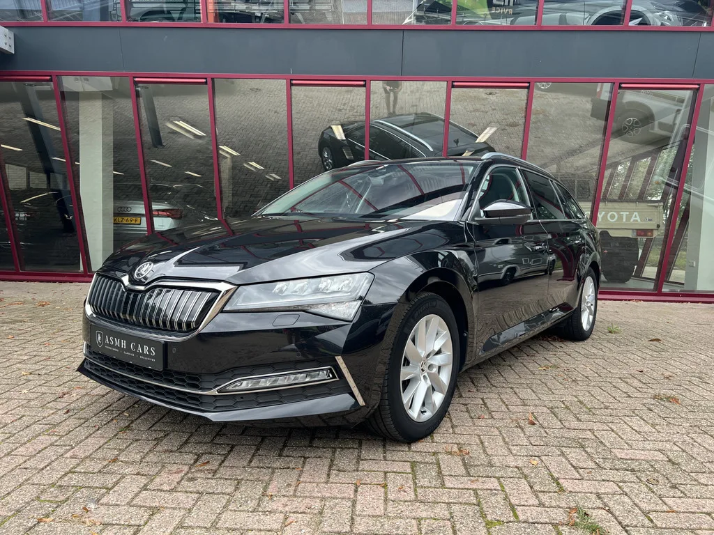 Škoda Superb (2022) — foto 1
