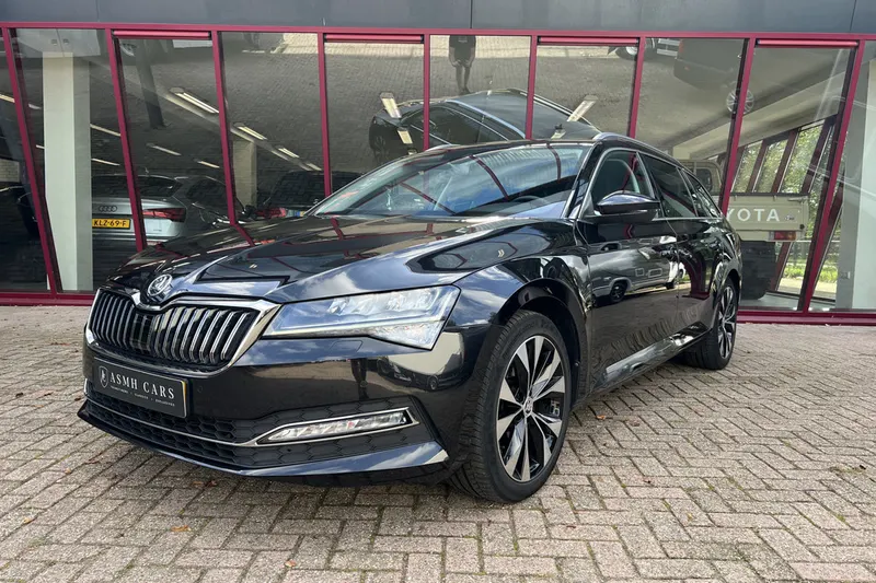 Škoda Superb (2023)