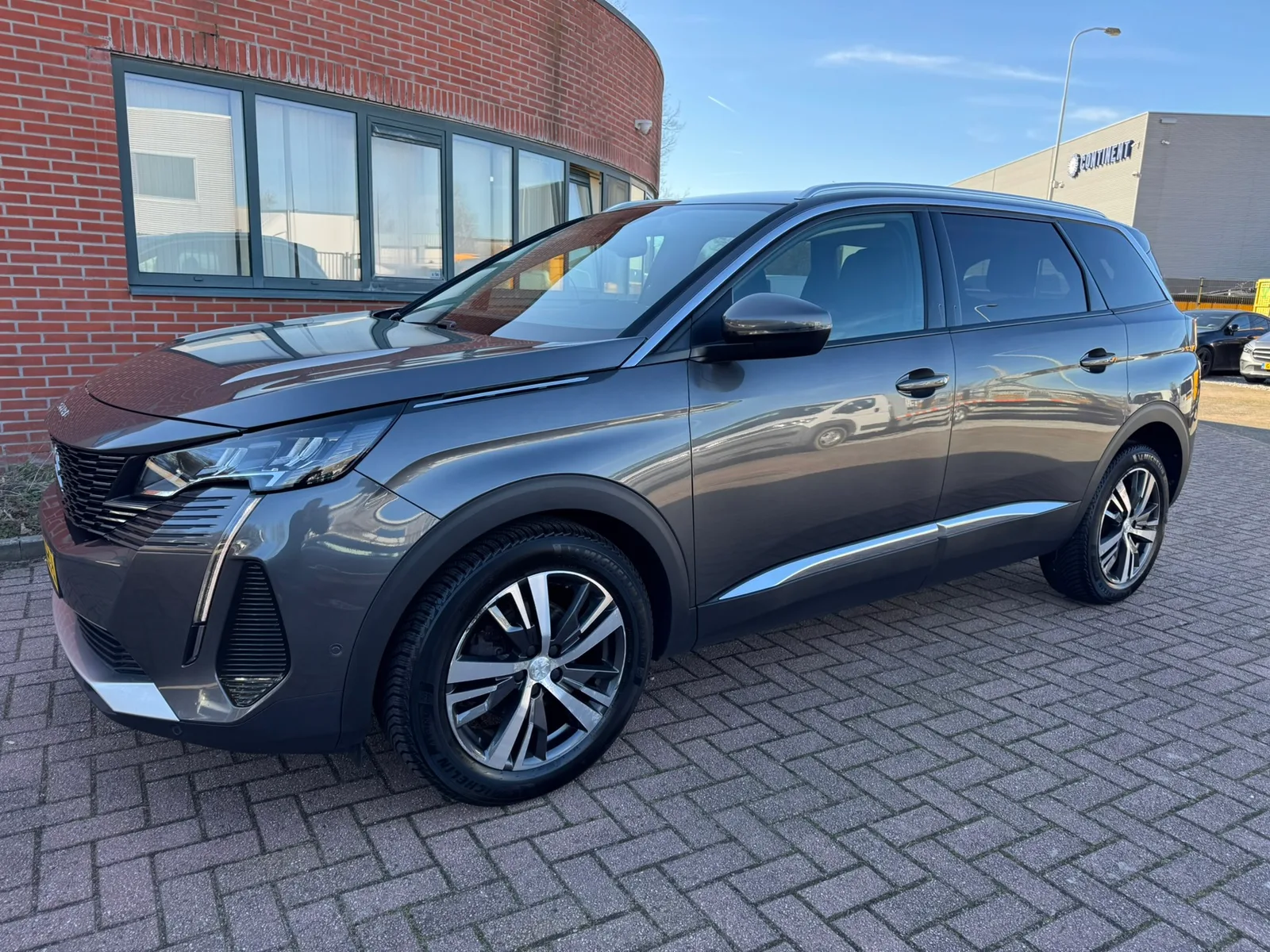 Peugeot 5008 (2021) — foto 1