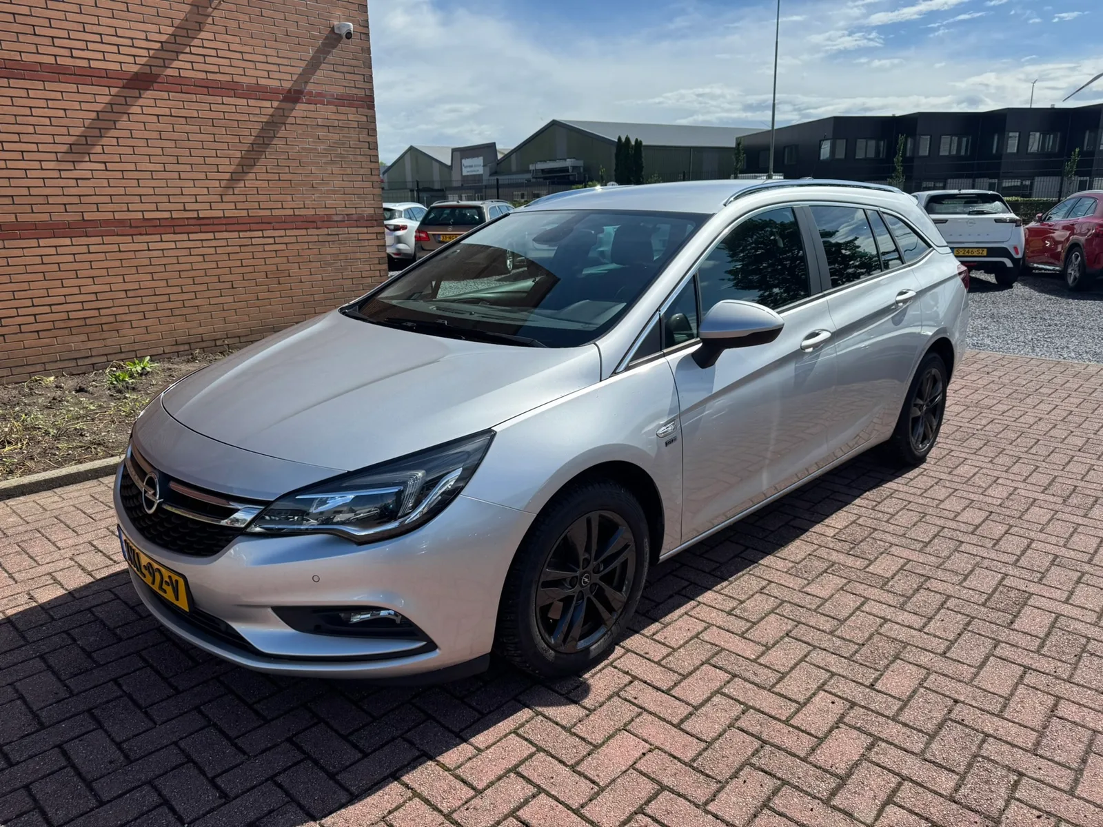 Opel Astra (2018) — foto 1