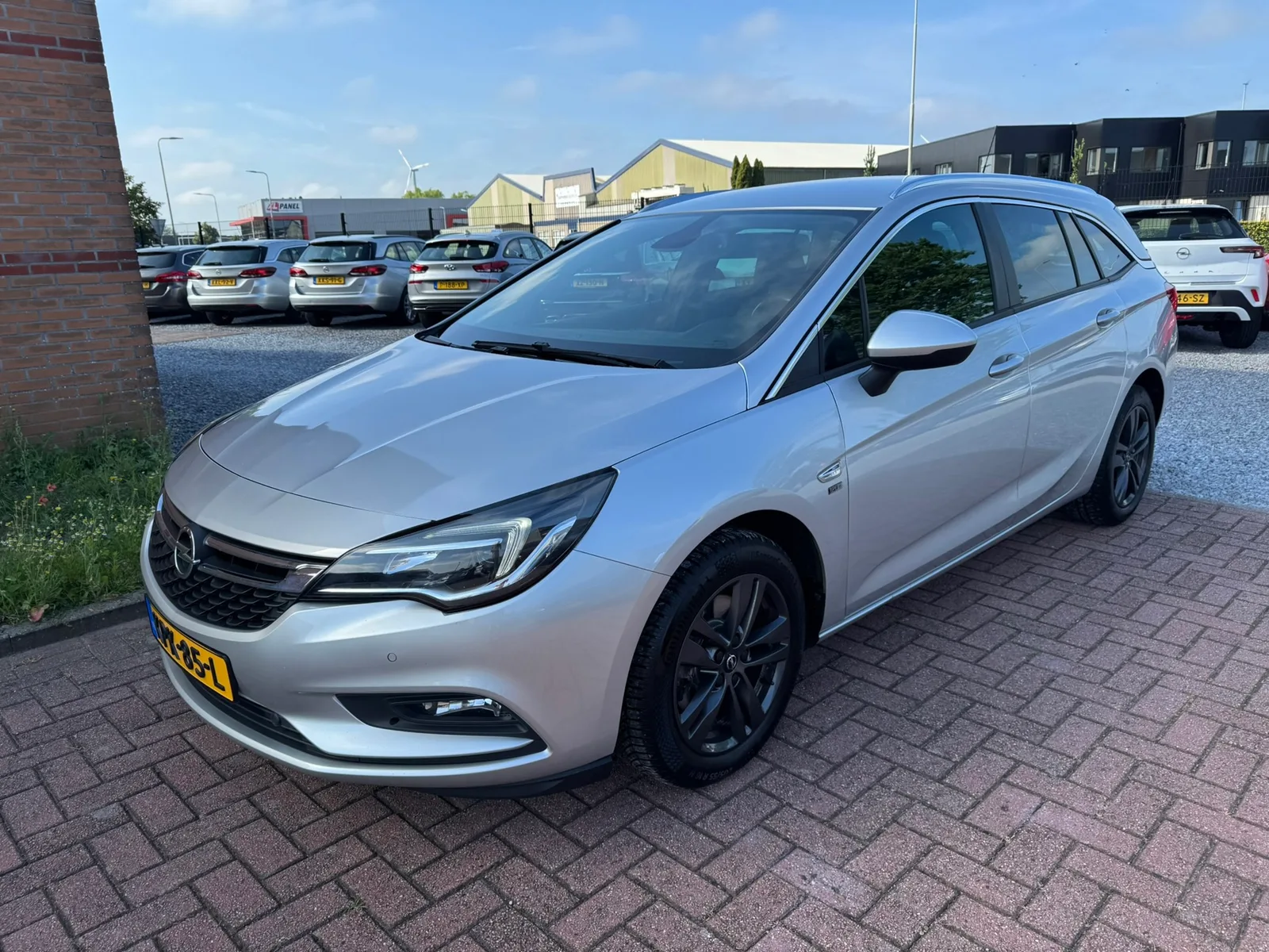 Opel Astra (2019) — foto 1