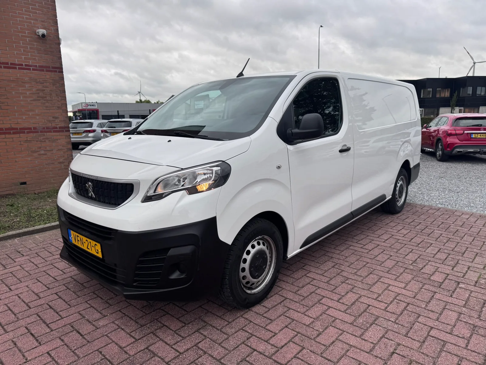 Peugeot Expert (2020) — foto 1
