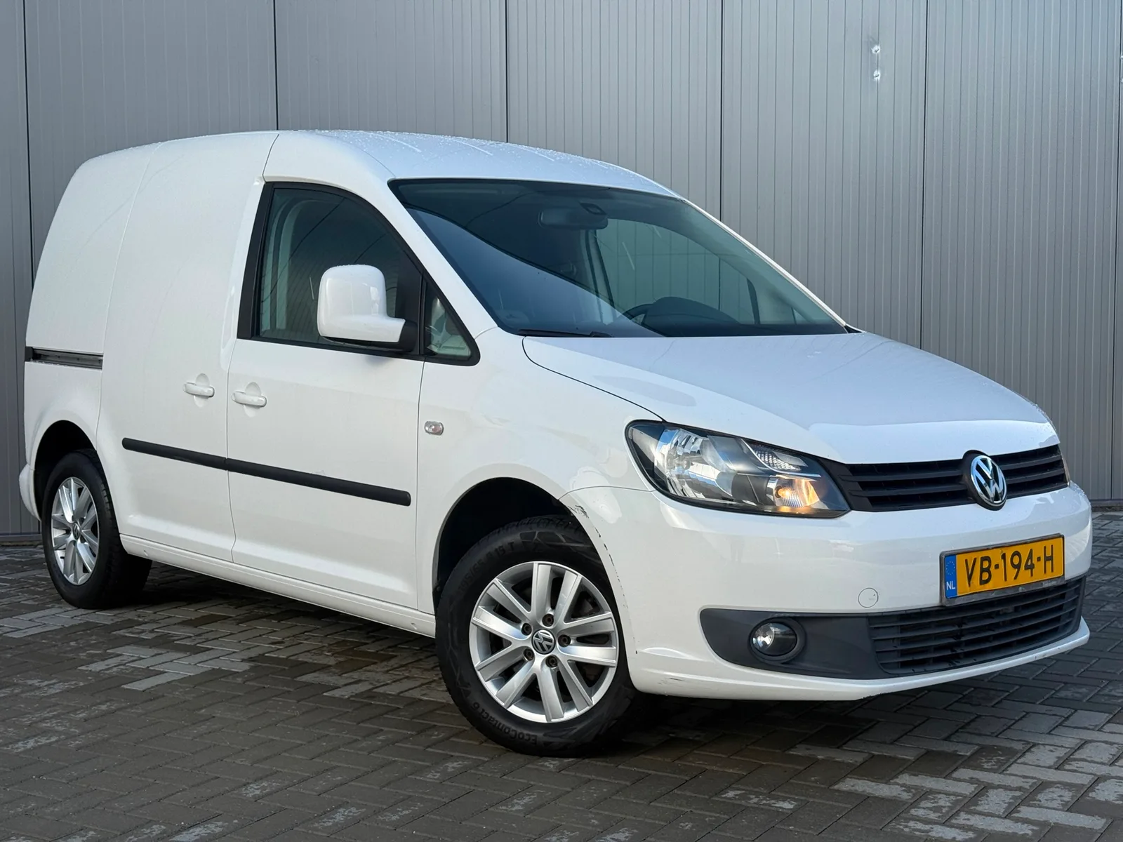 Volkswagen Caddy (2013) — foto 1