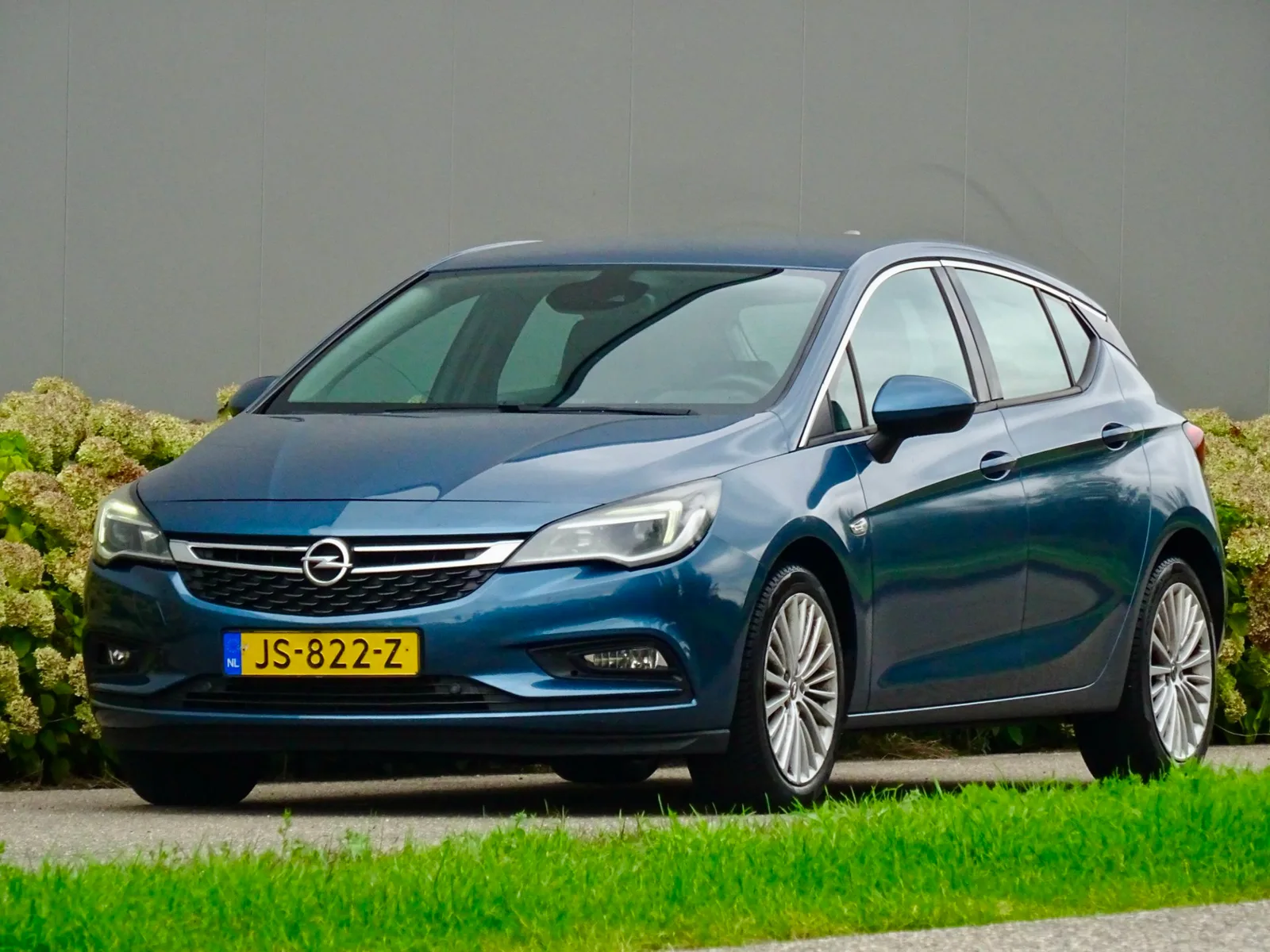 Opel Astra (2016) — foto 1