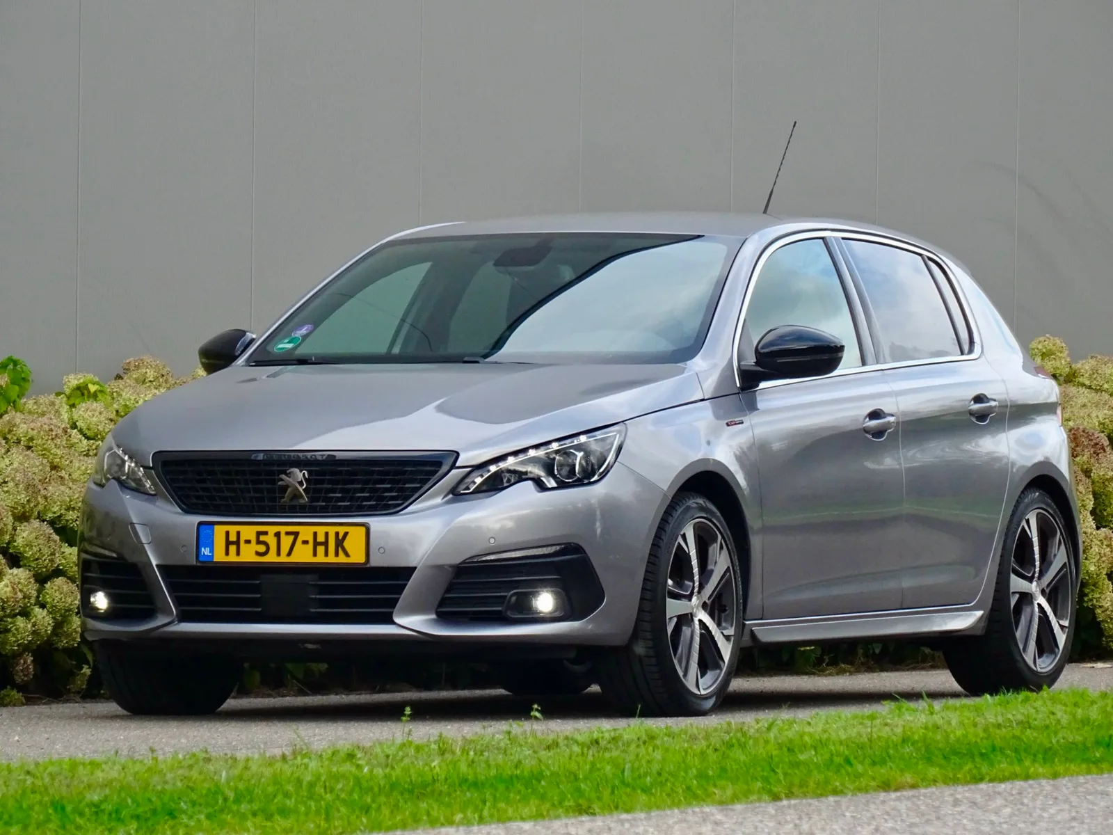Peugeot 308 (2017) — foto 1