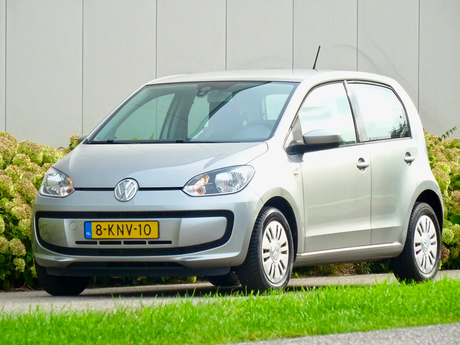 Volkswagen Up! (2013) — foto 1