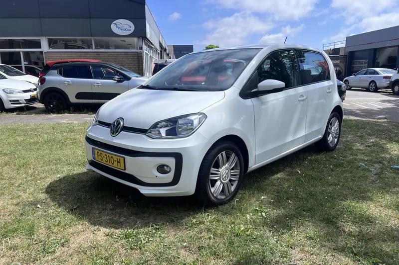 Volkswagen Up! (2017)