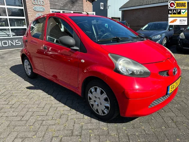 Toyota Aygo (2008) — foto 1