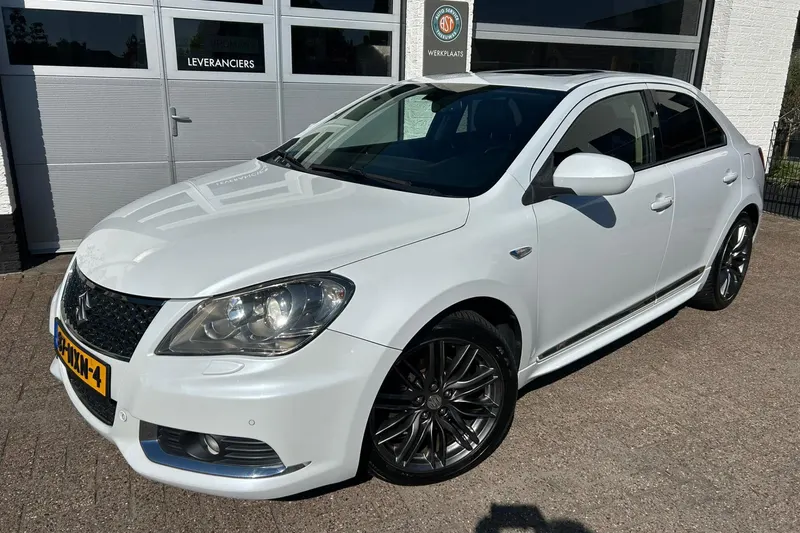 Suzuki Kizashi (2011)
