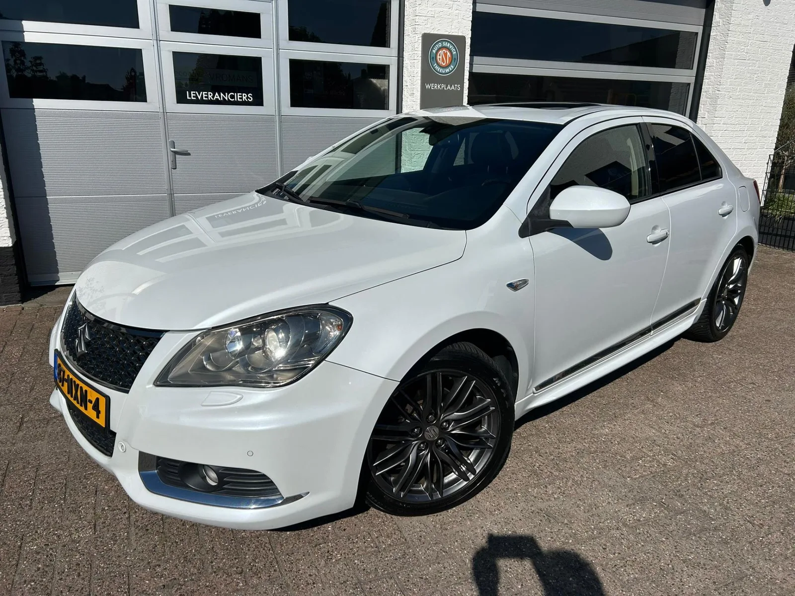 Suzuki Kizashi (2011) — foto 1