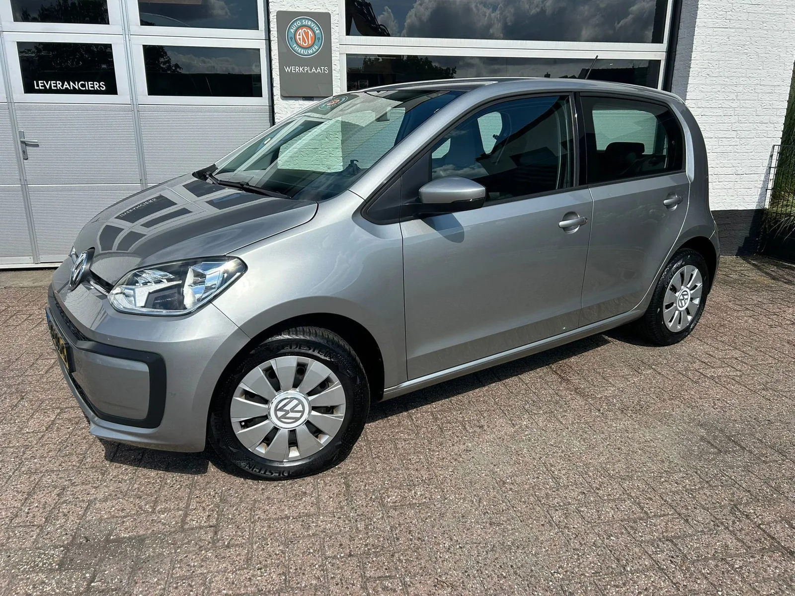 Volkswagen Up! (2017) — foto 1