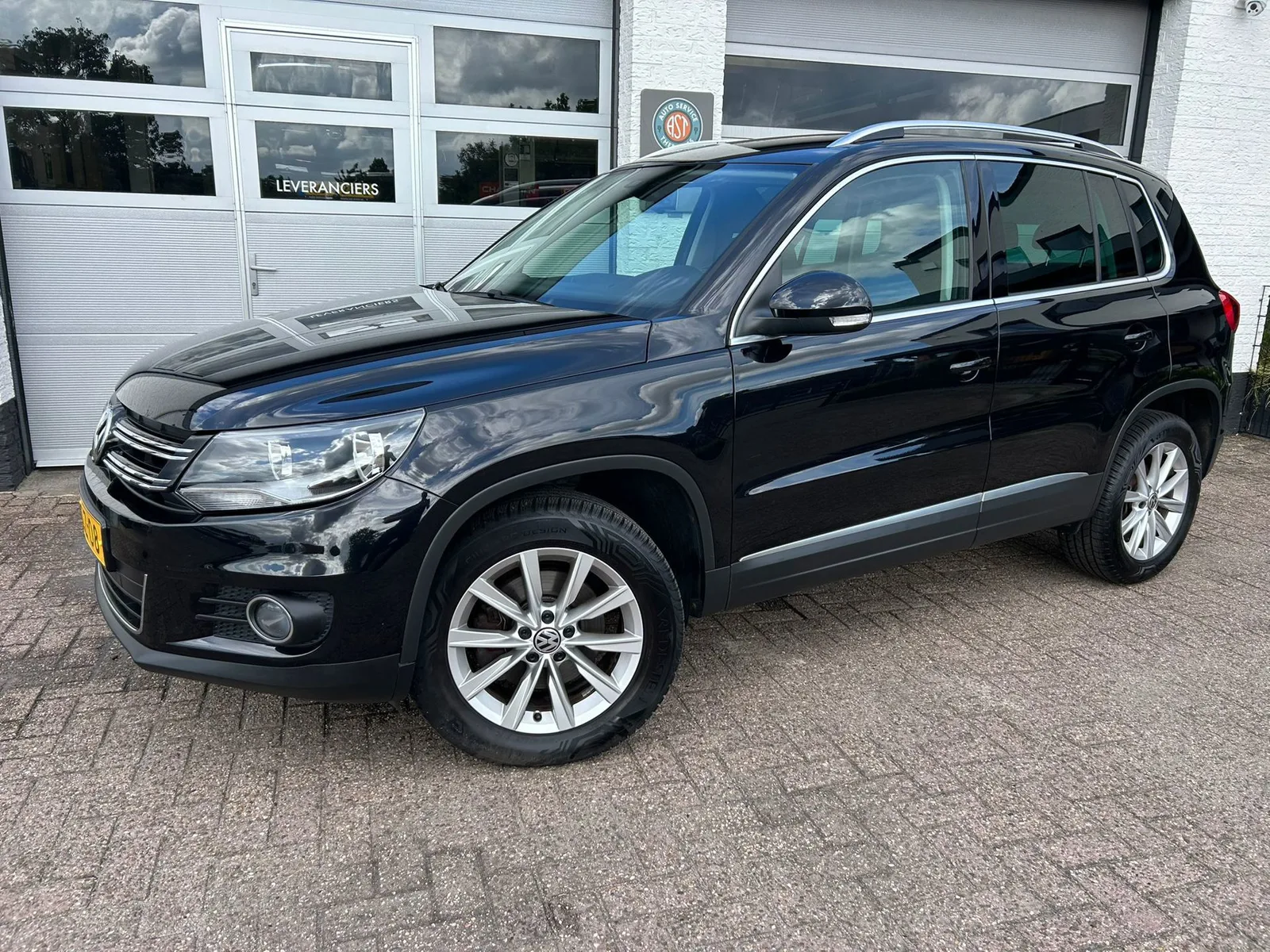 Volkswagen Tiguan (2013) — foto 1