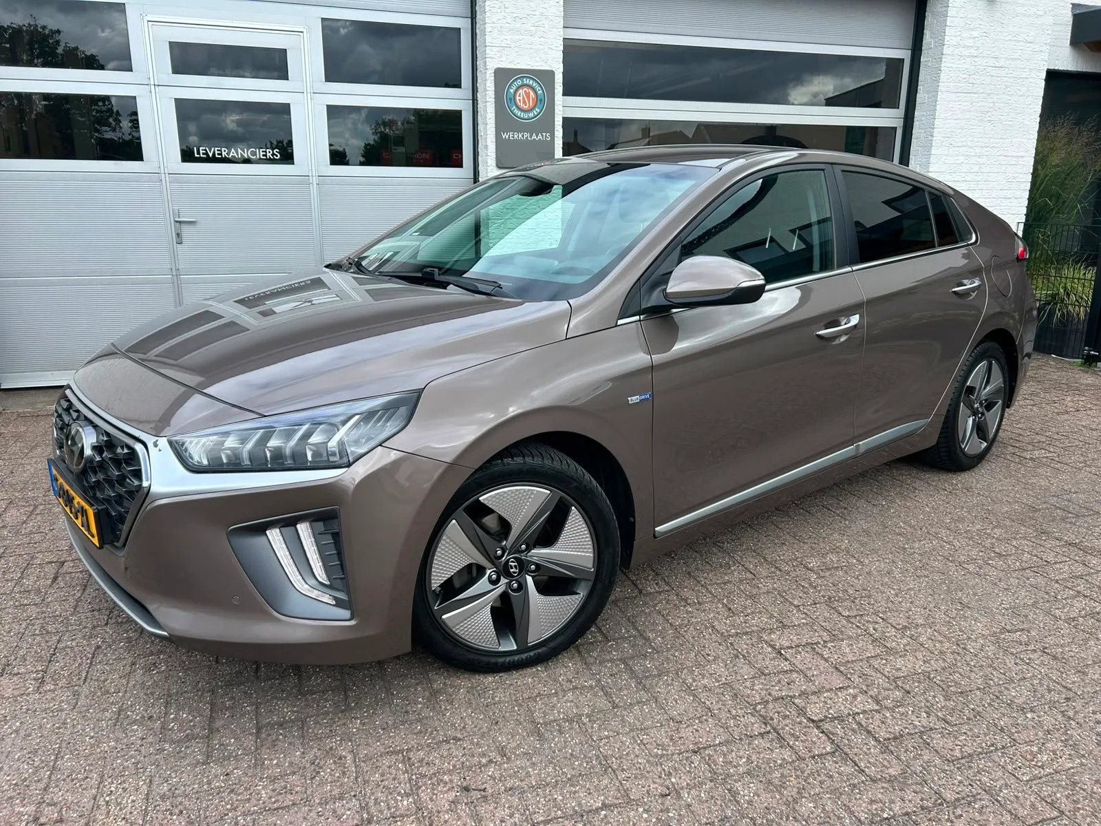 Hyundai Ioniq (2020) — foto 1