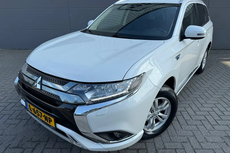 Mitsubishi Outlander (2021)
