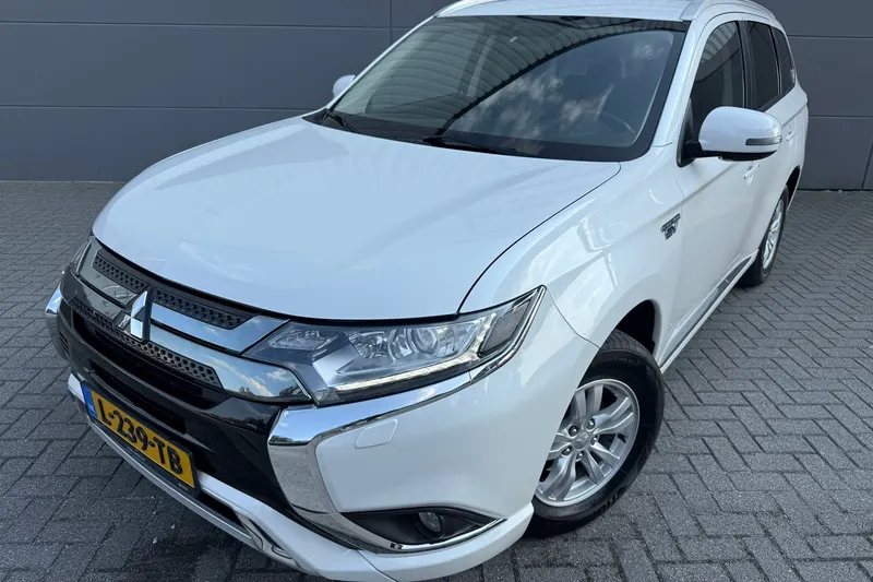 Mitsubishi Outlander (2021)