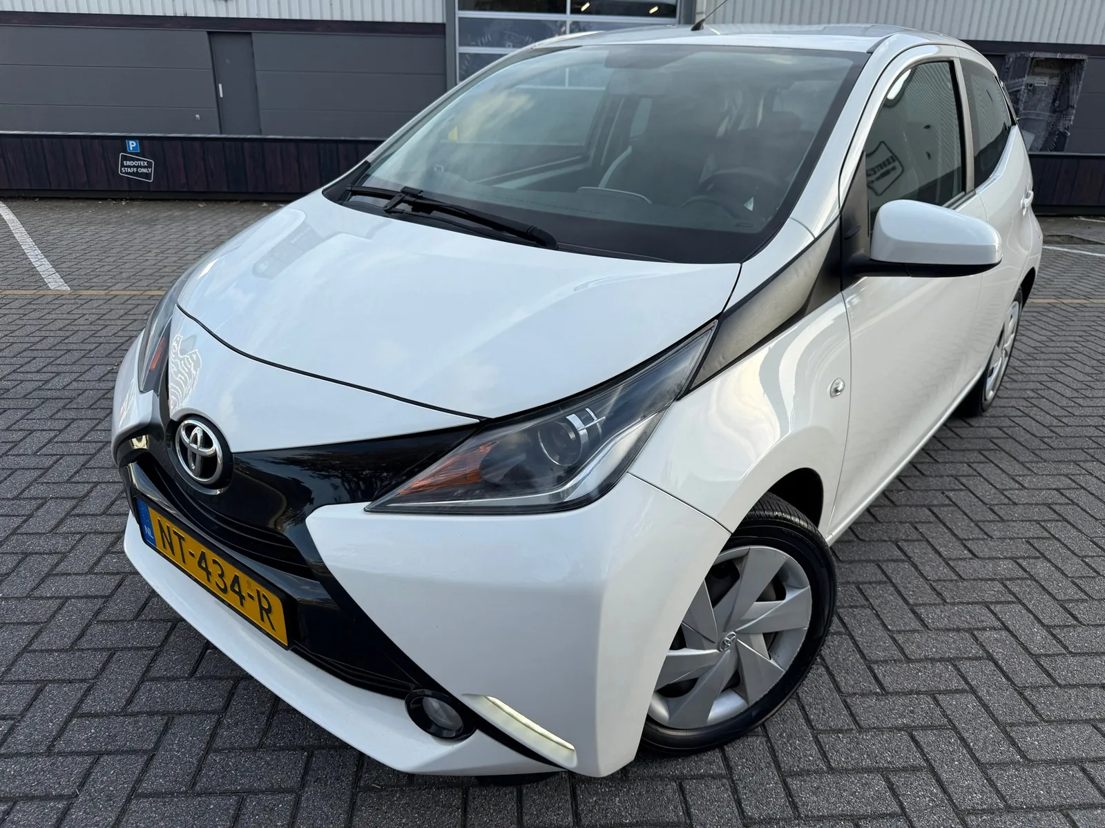 Toyota Aygo (2017) — foto 1