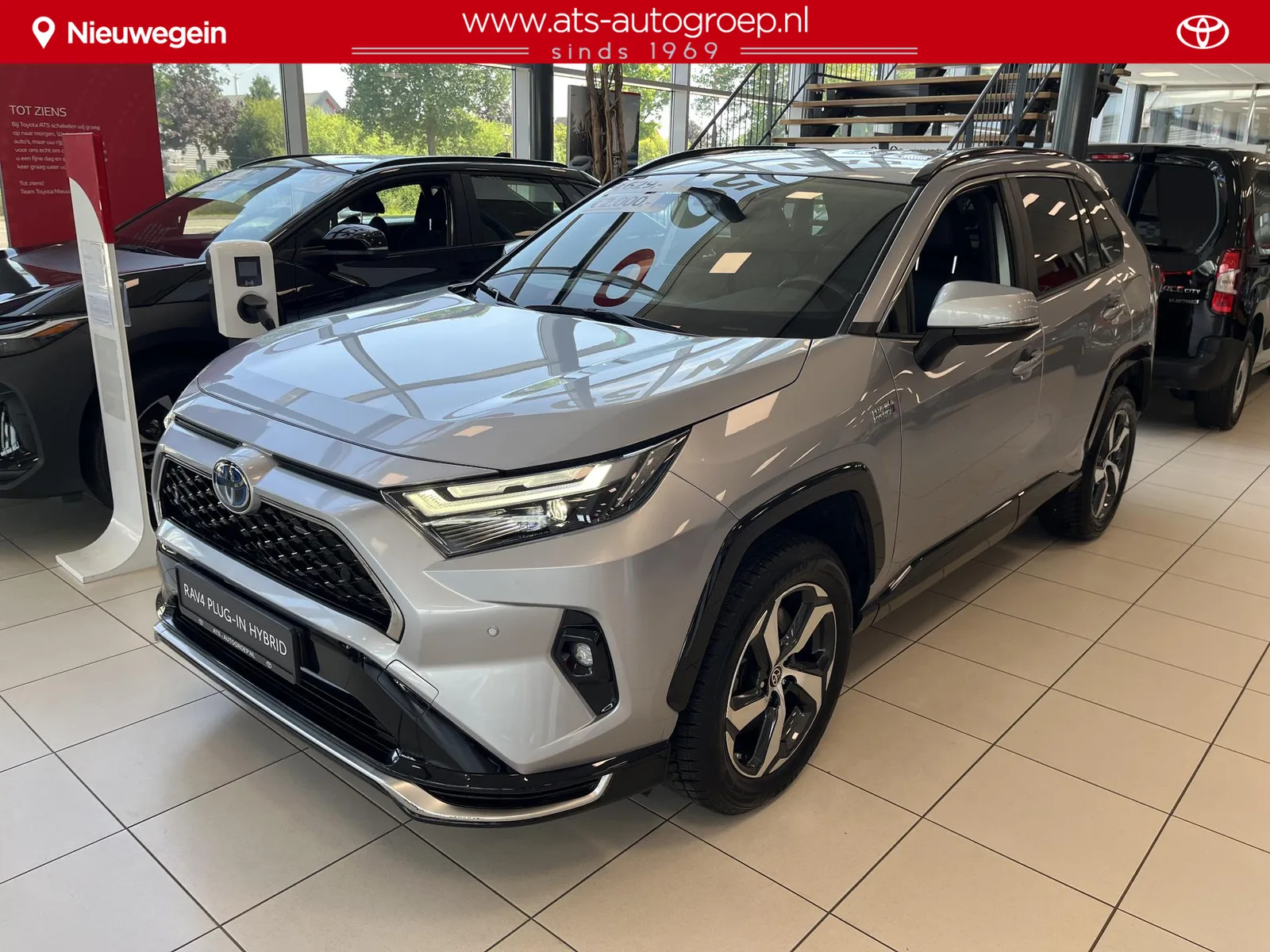 Toyota RAV4 (2023) — foto 1