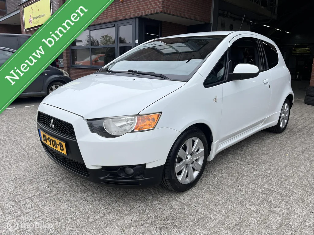 Mitsubishi Colt (2010) — foto 1