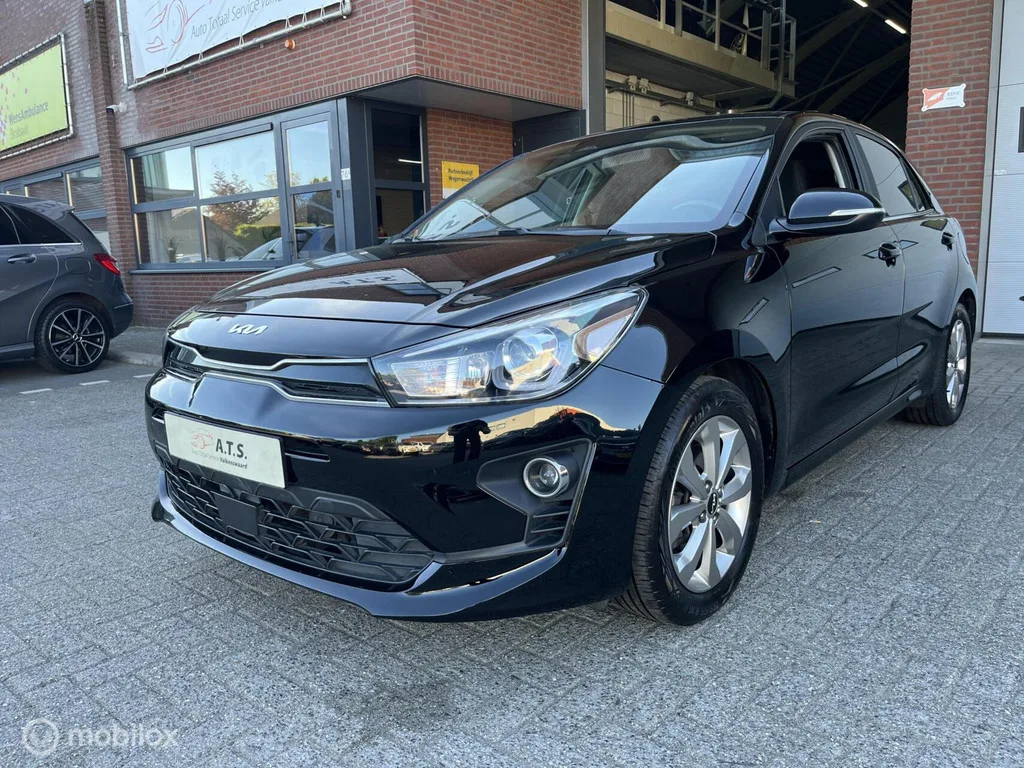 Kia Rio (2022) — foto 1