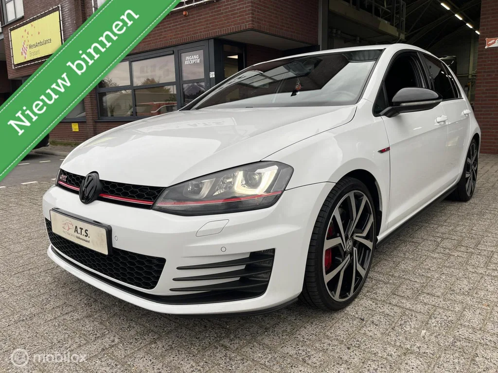 Volkswagen Golf (2014) — foto 1