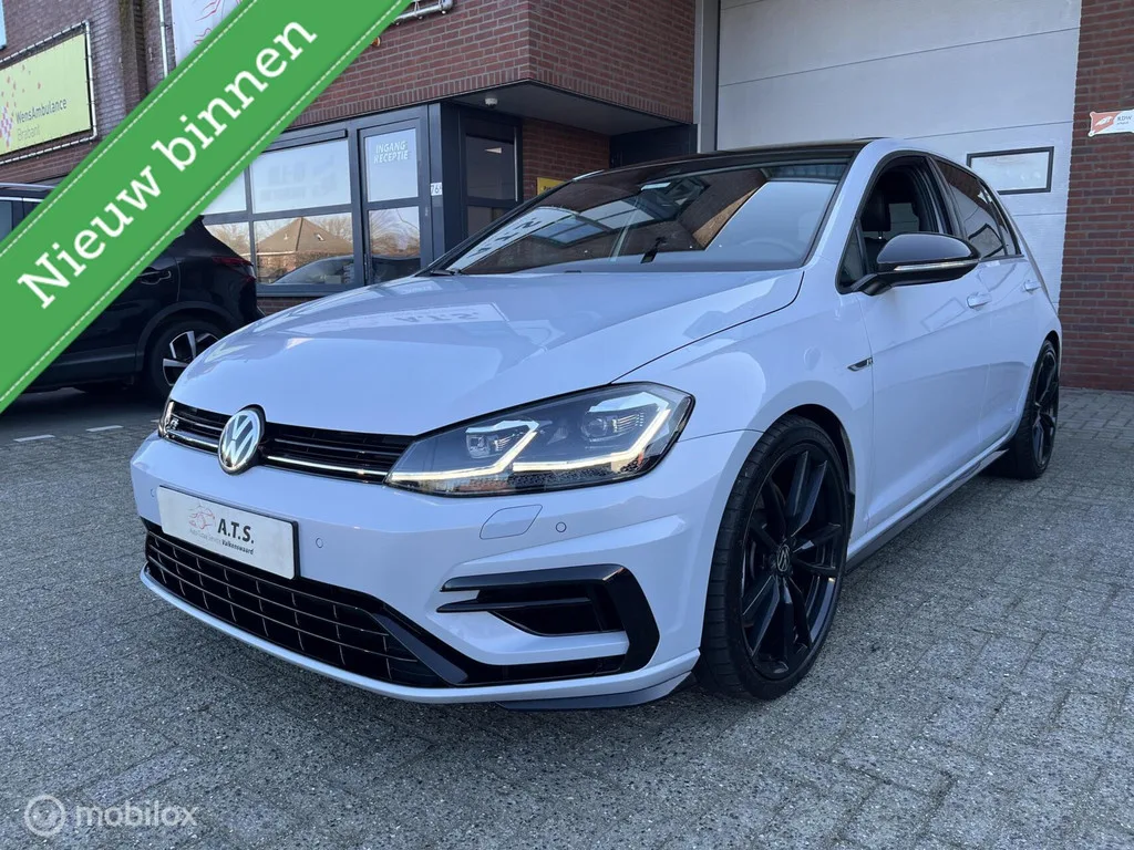 Volkswagen Golf (2018) — foto 1
