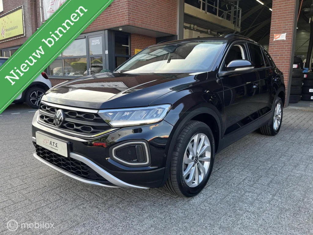 Volkswagen T-Roc (2018) — foto 1
